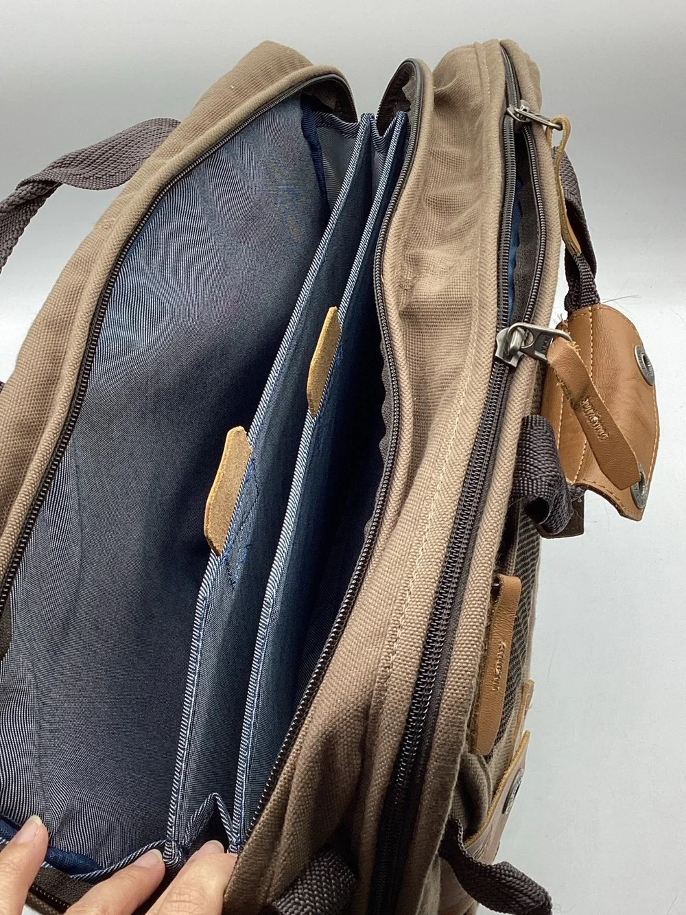 Duluth Trading Co two tone